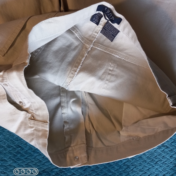 NWOT Beige Izod Mid-Calf Jeans - Picture 9 of 16